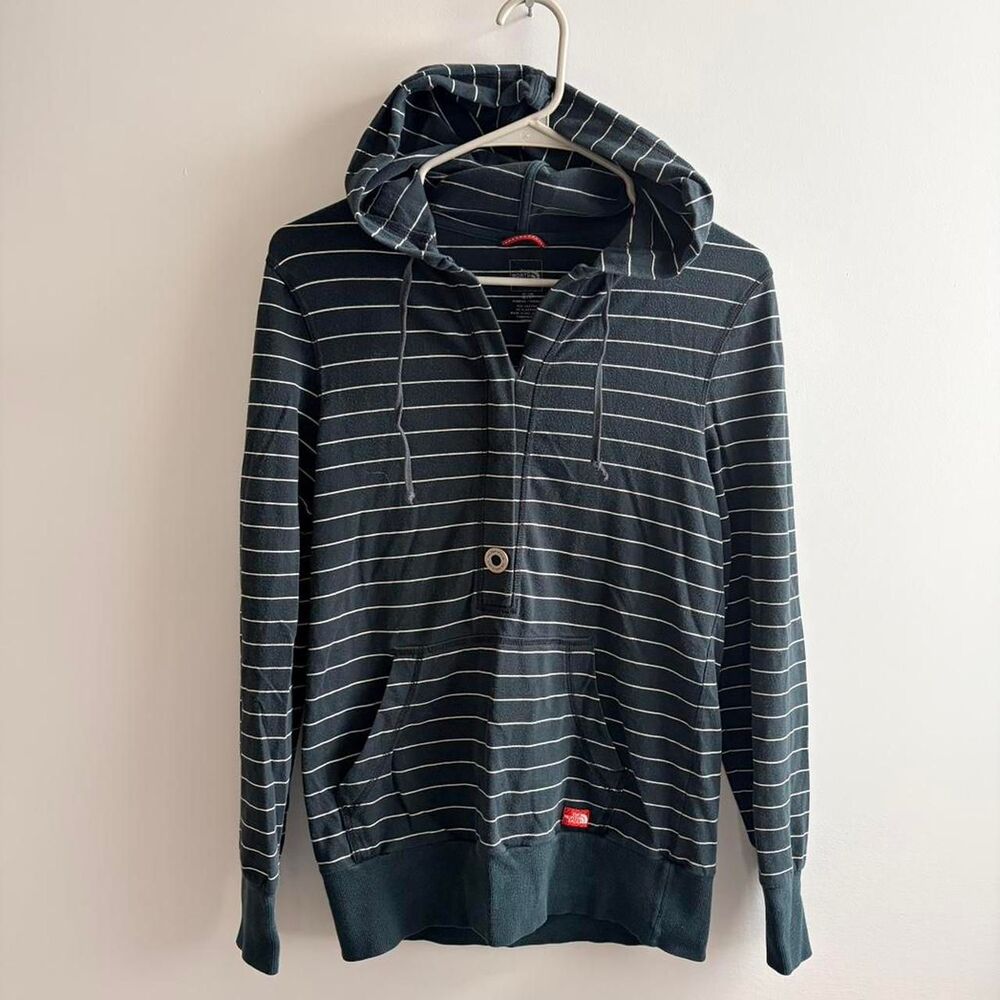 The North Face dark gray white striped hoodie #outdoor #hiking #northface